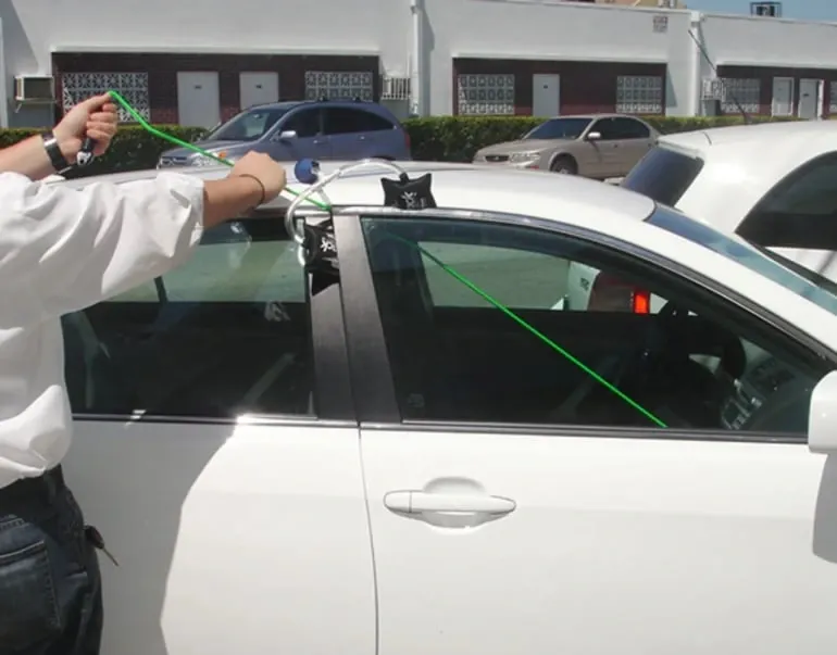 Sierra Roadside Rescue helping a customer with a roadside vehicle lockout